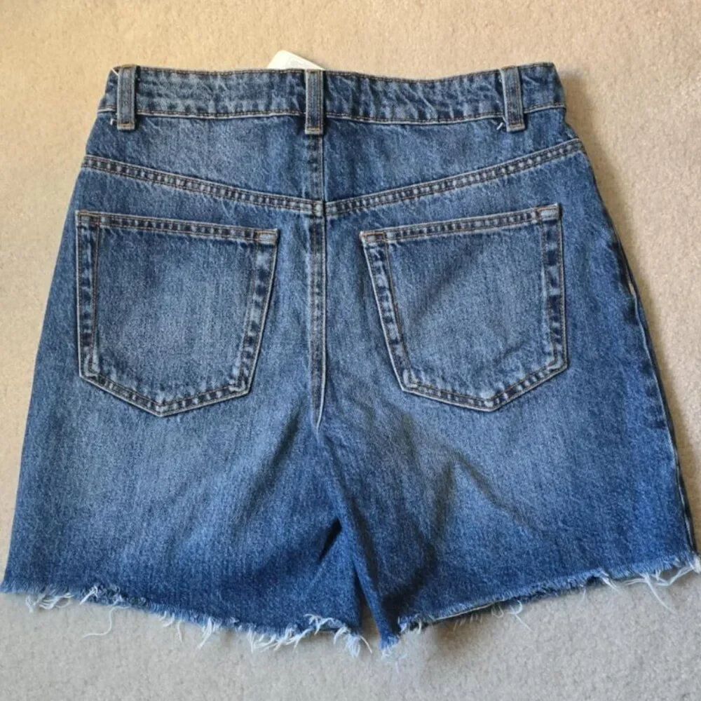 Denim & Co Bermuda High-Rise Frayed Hem Denim Shorts - Size 4 - NWT